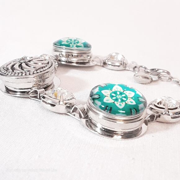 Chunky Snap Bracelet Silver Tone Chains Holding Rhinestones And Glass Cabochons - Picture 5 of 9